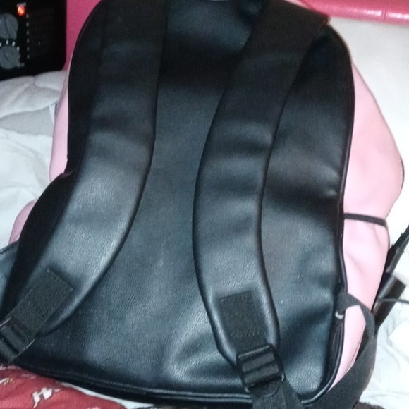 Back pack - Picture 3 of 4